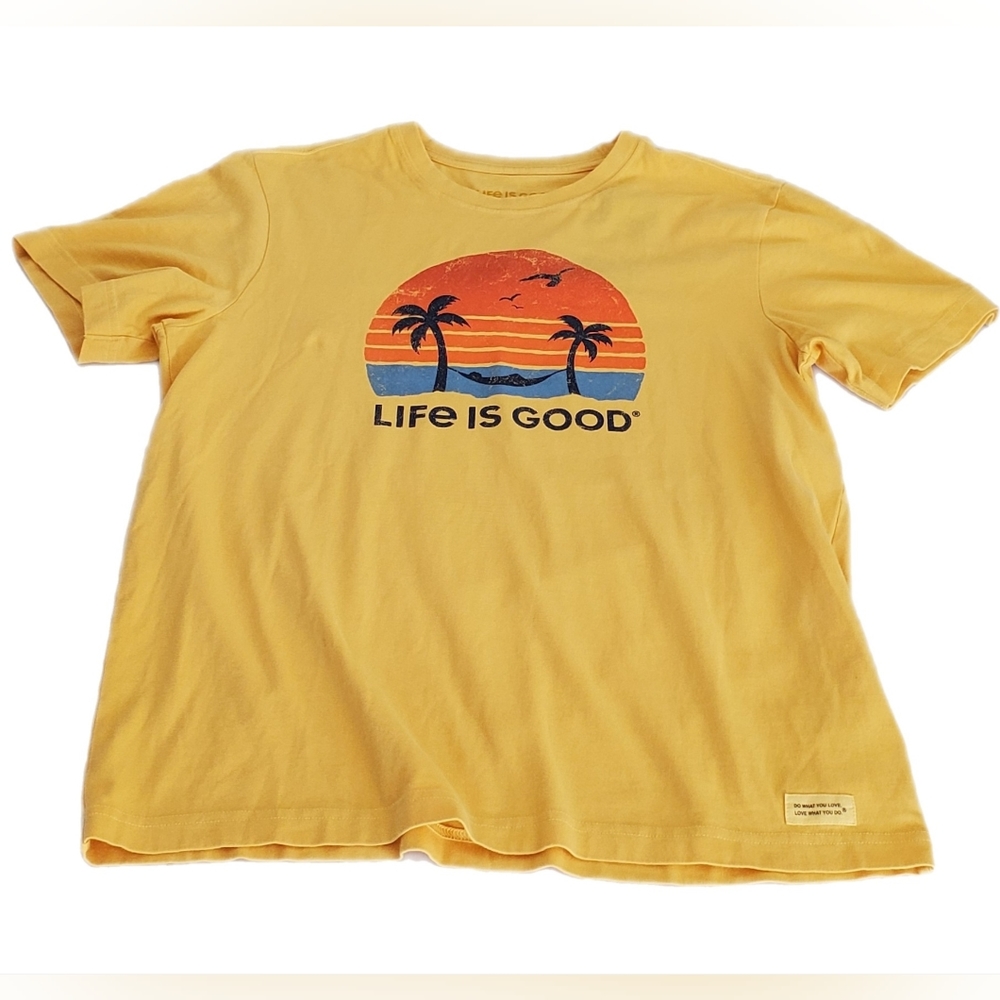 Life is Good Yellow Sunset Mens T-Shirt Medium